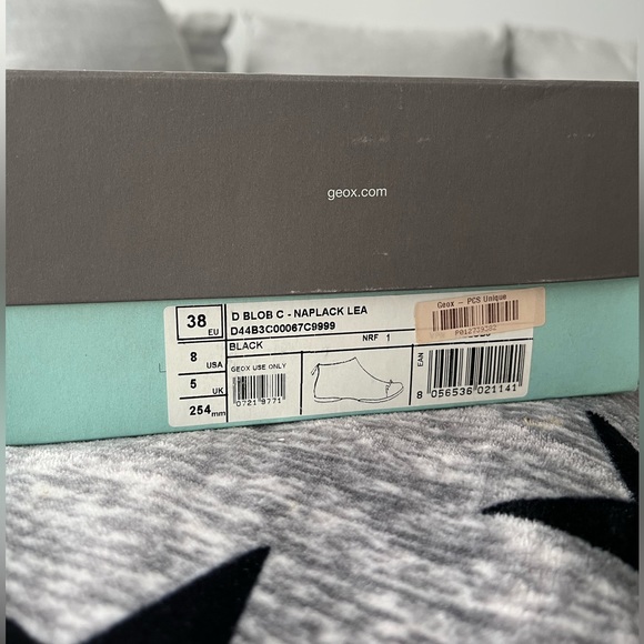 GEOX booties, SIZE 8 - Picture 6 of 6